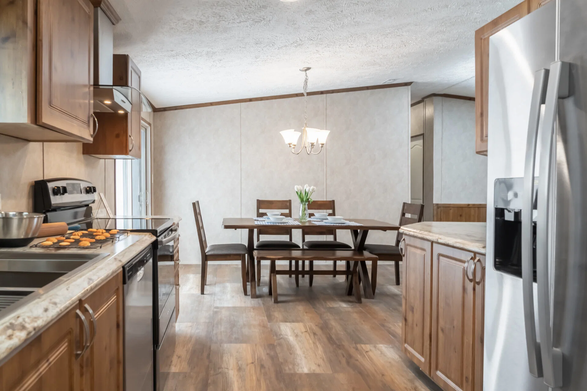 Classic c-3248-32b kitchen home features