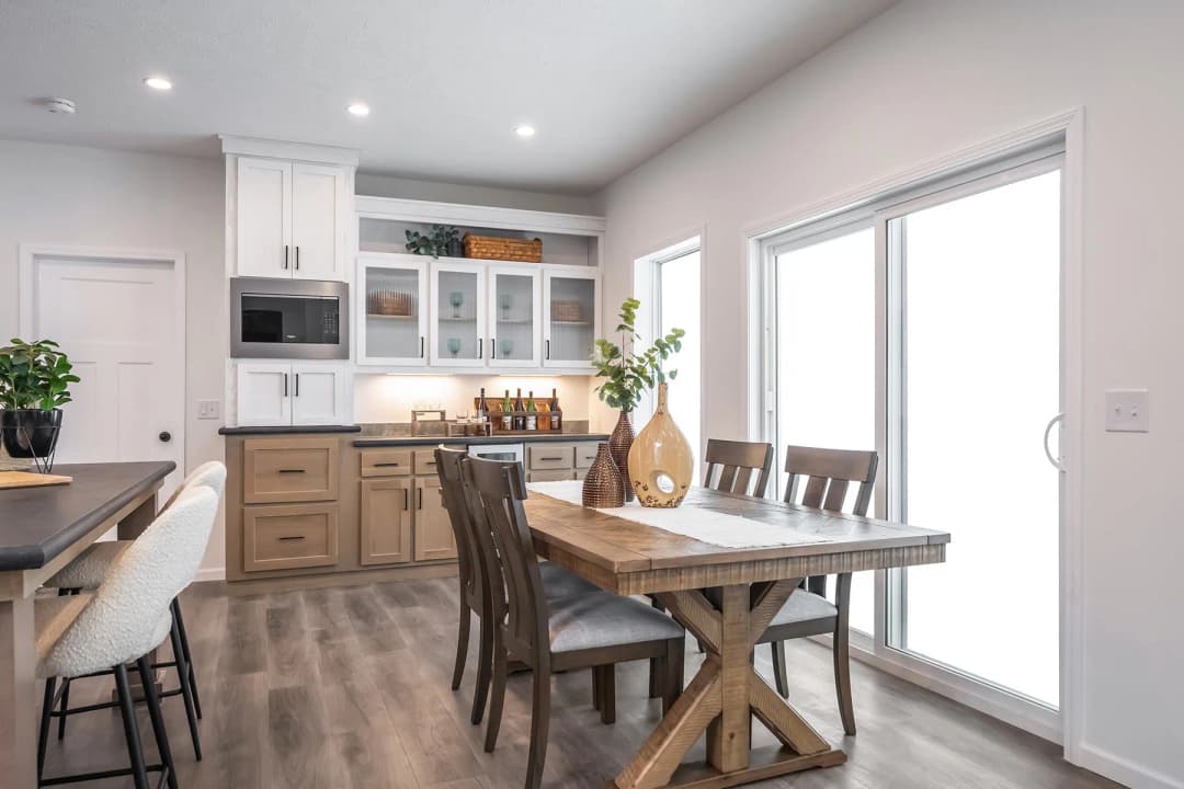 Big sky interior home features