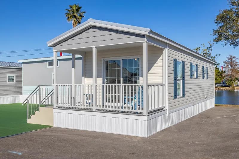 Legend 1435454 elevation and exterior home features