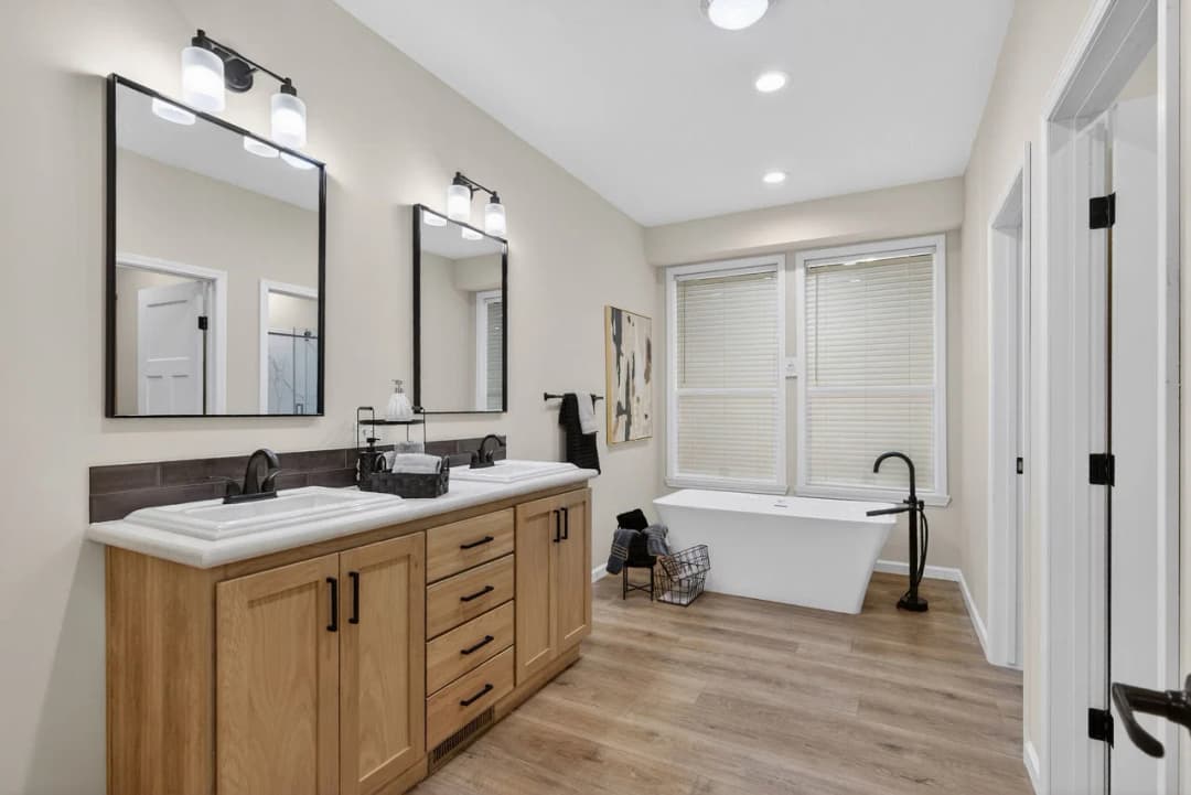 Emerald sky bathroom home features
