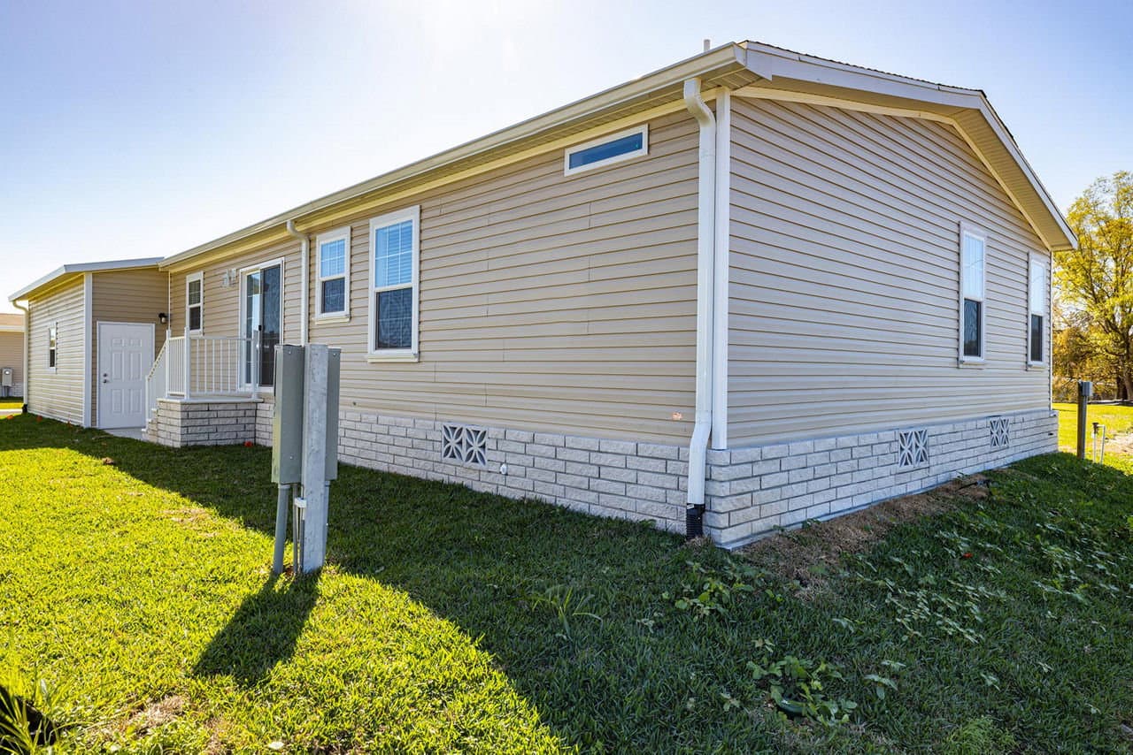 Silver springs 5361 elevation and exterior home features