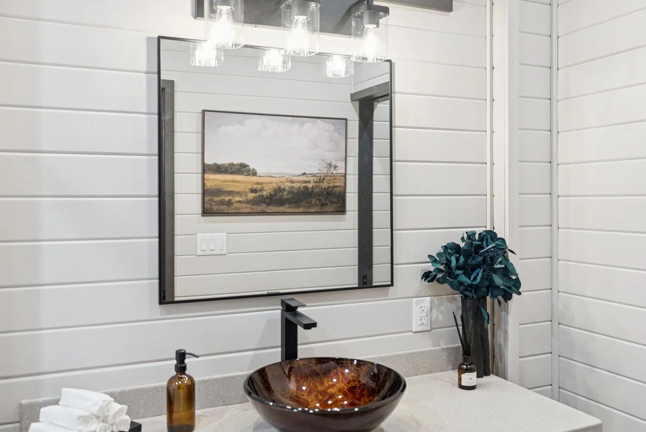 Cottonwood 14361h bathroom home features