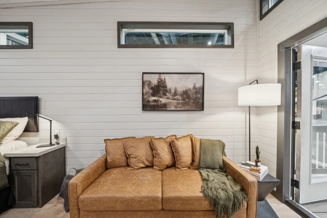 Cottonwood 14361h interior home features