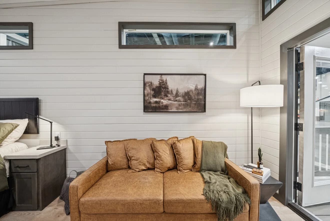 Cottonwood 14361h interior home features