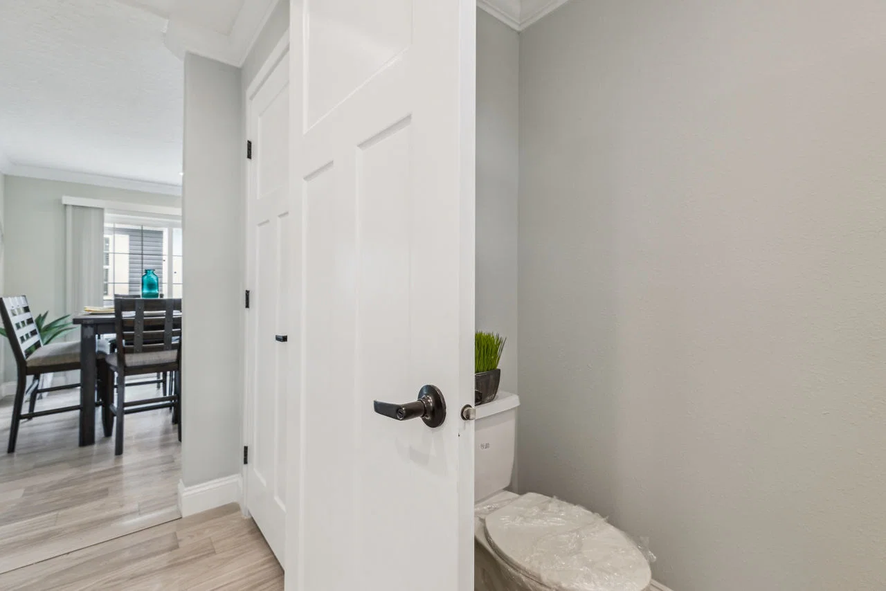 Waycross express 2852477 bathroom home features