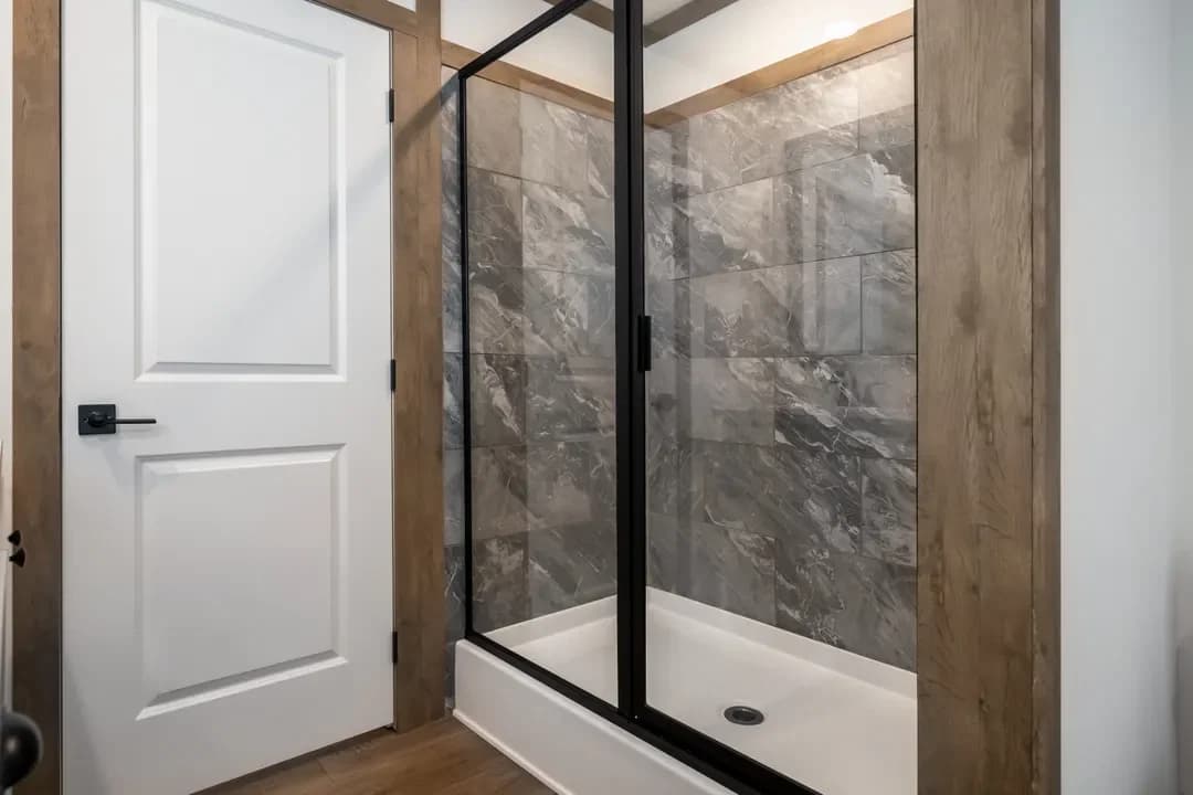 The lizzie bathroom home features