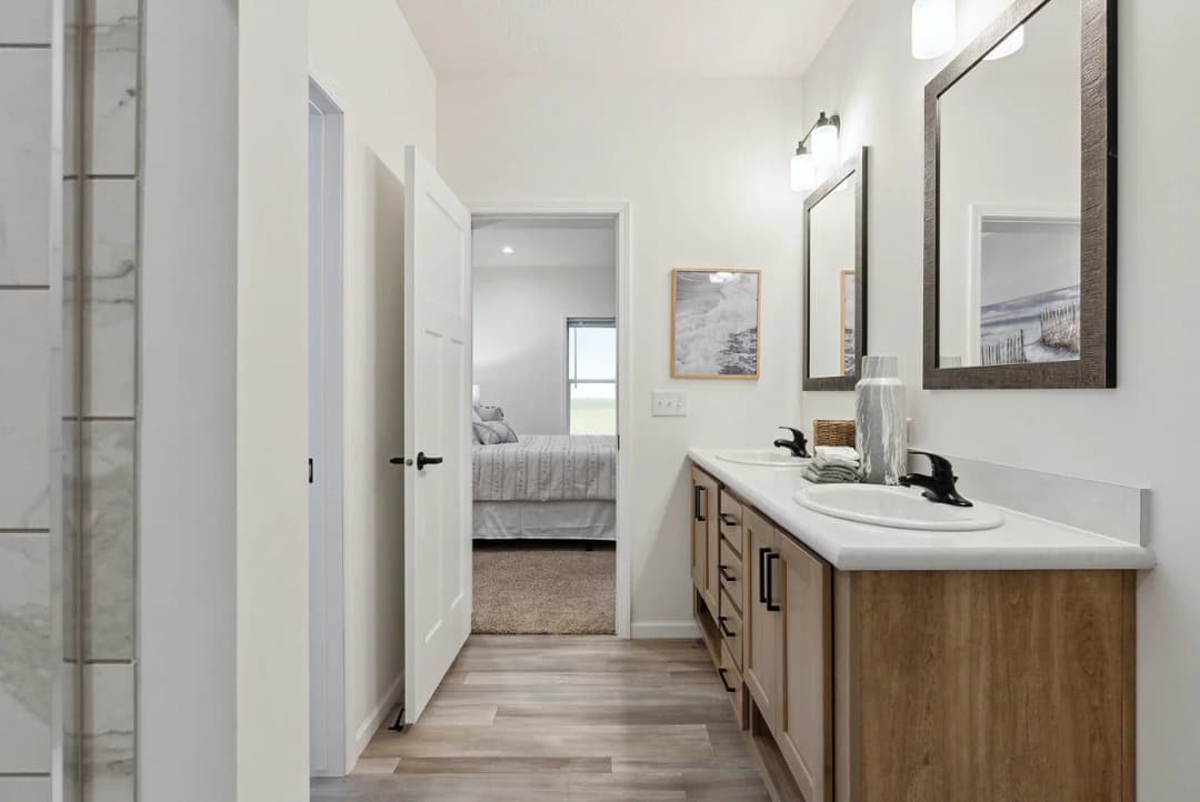 Little sky bathroom home features