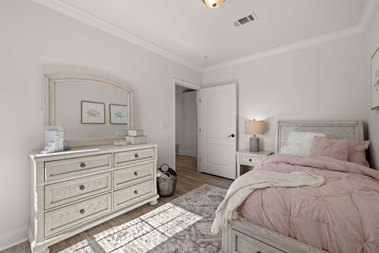 Silver springs 5046 bedroom home features