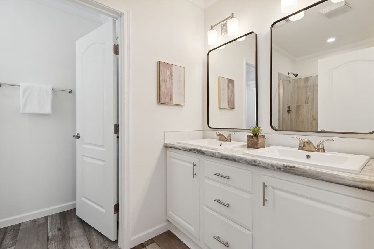 Silver springs 5029 bathroom home features