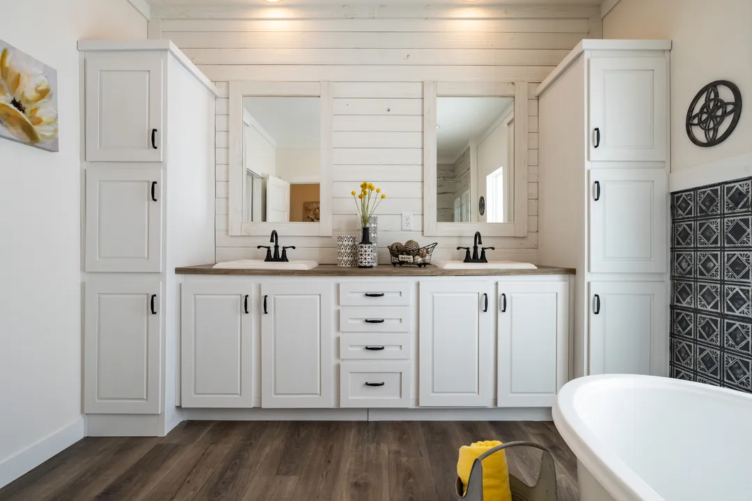 1434 carolina southern belle bathroom home features