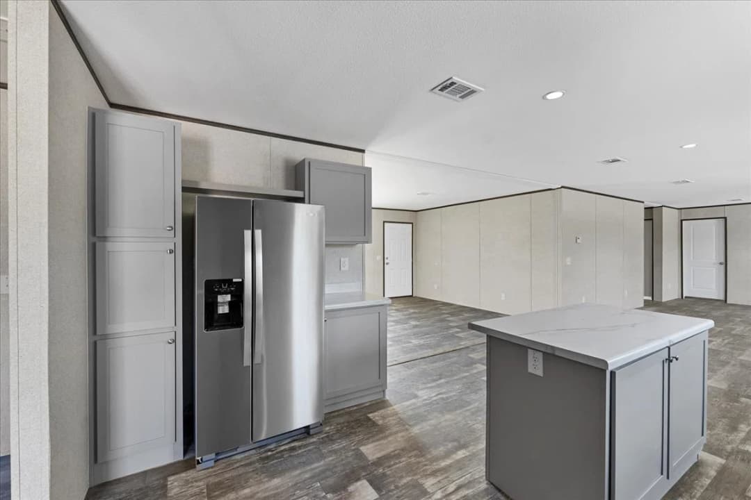 114 mark avenue, lady lake, florida 32159 (sold) 265,300 interior and kitchen home features