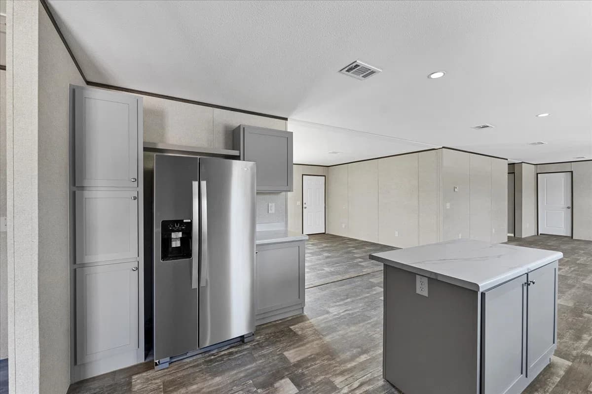 114 mark avenue, lady lake, florida 32159 (sold) 265,300 interior and kitchen home features