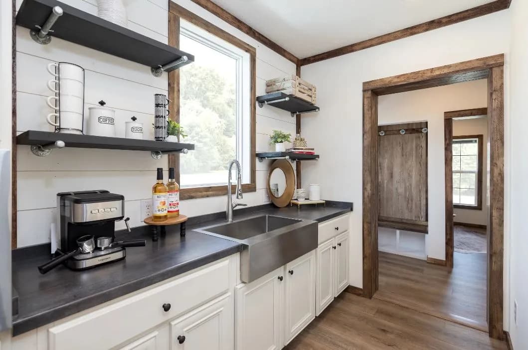 Arabella kitchen home features