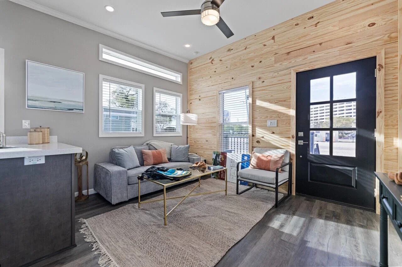 Wedge 13442s interior home features