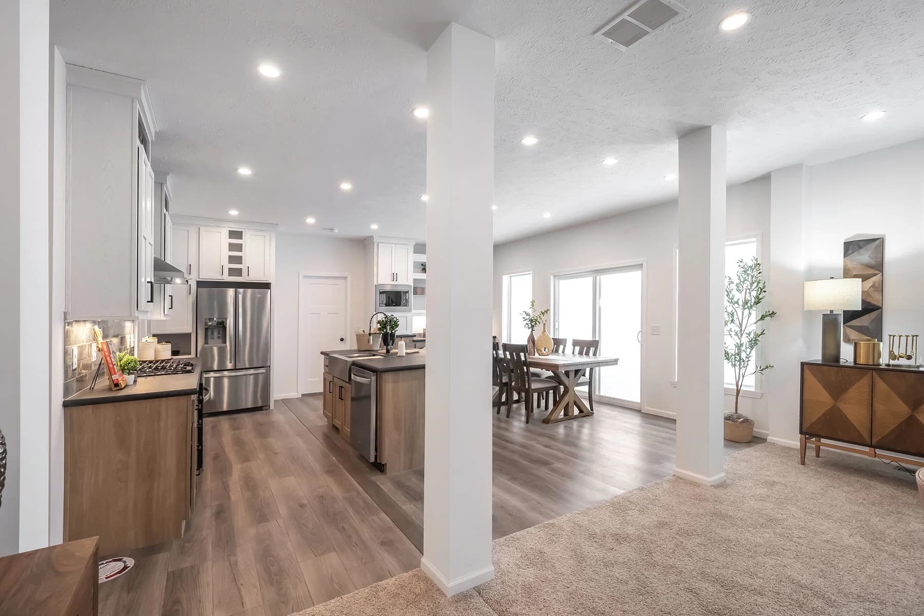 Big sky interior home features