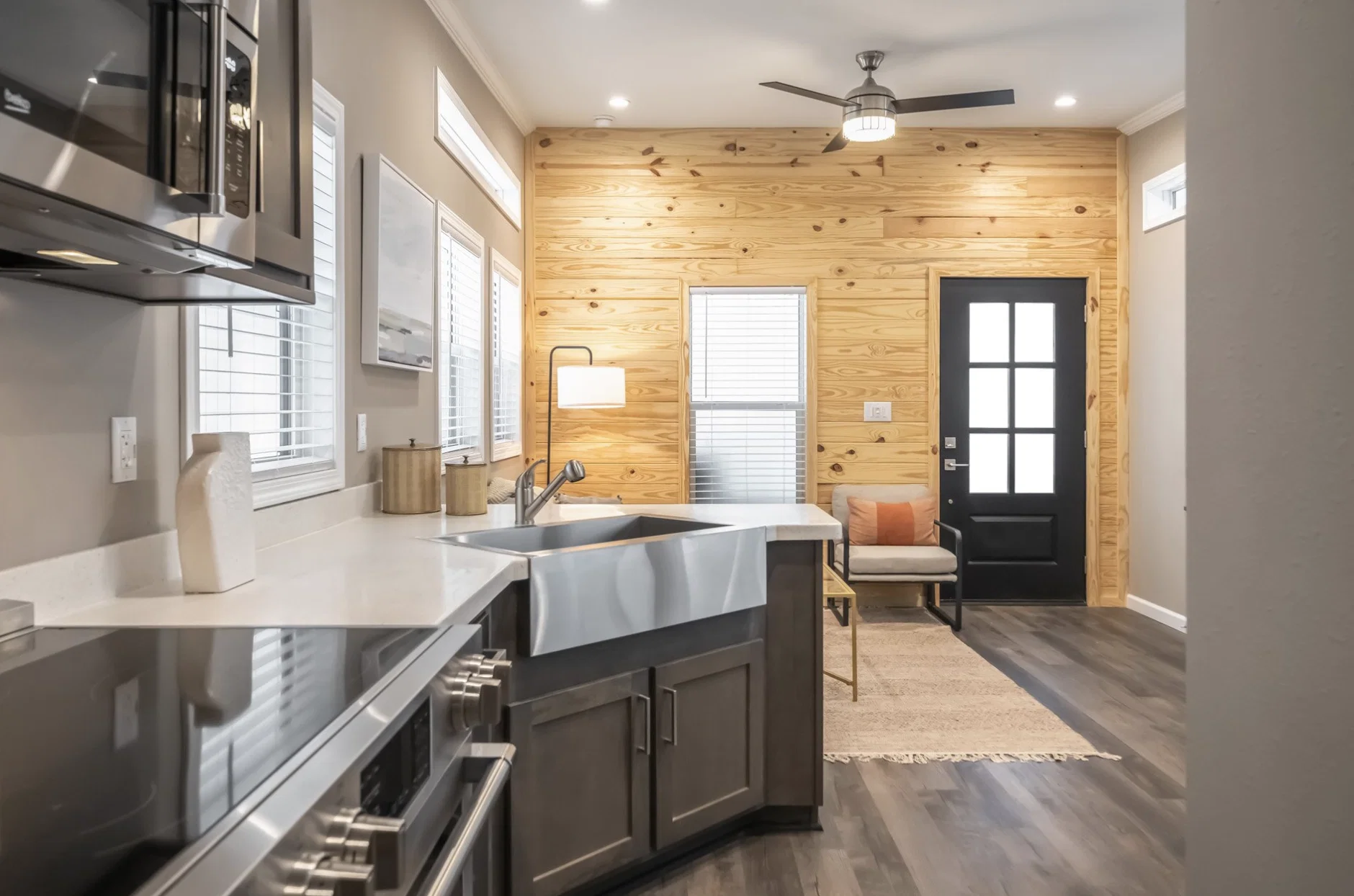 Wedge kitchen home features
