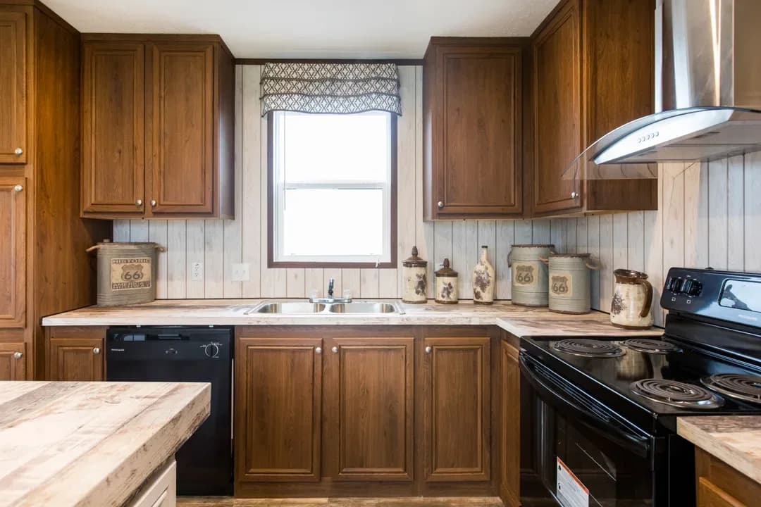 The lodge kitchen home features