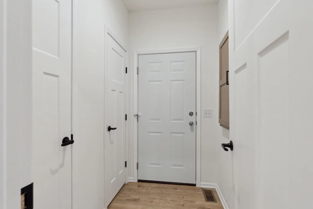 Little sky interior home features