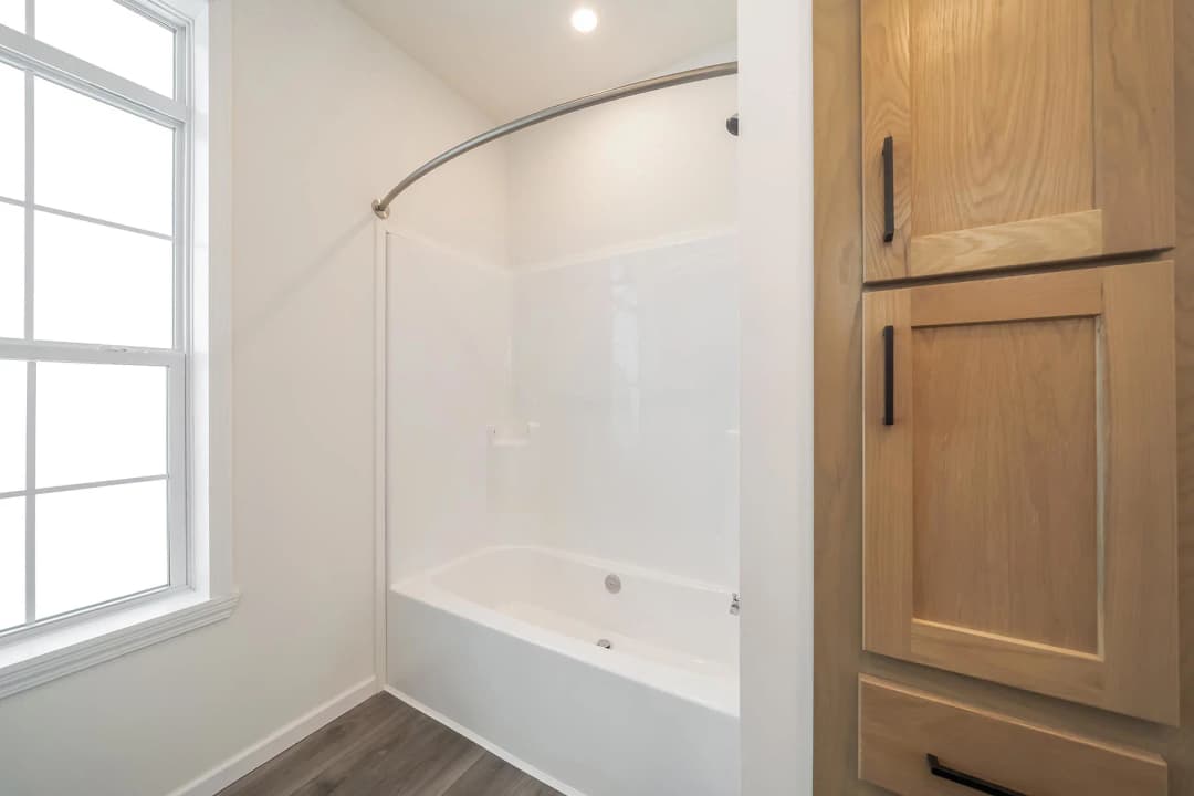 Big sky bathroom home features