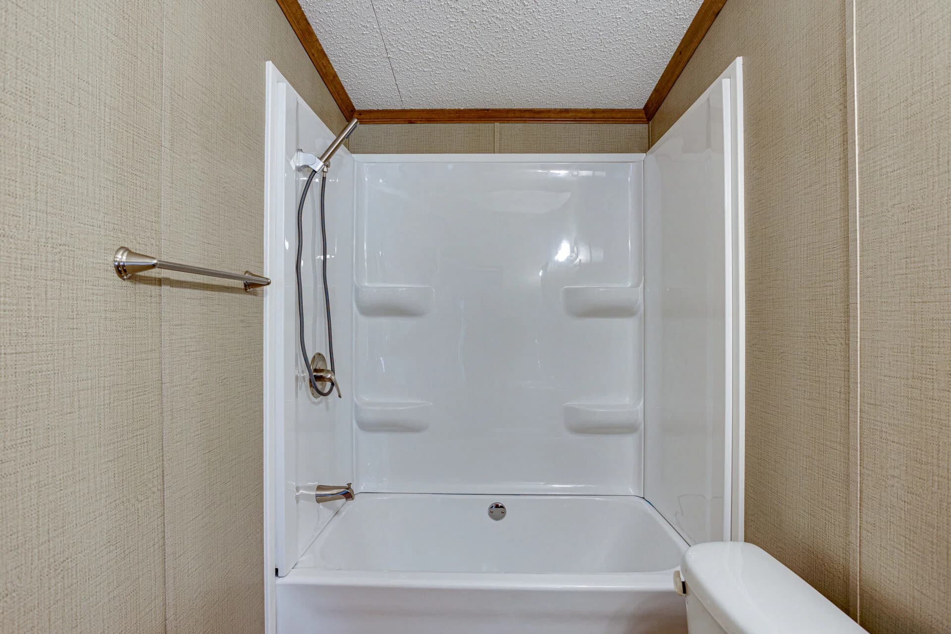 Heritage h-3256-42a bathroom home features