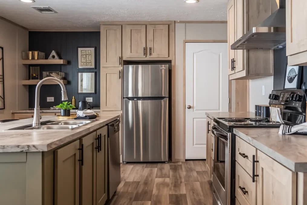 Rainier kitchen home features