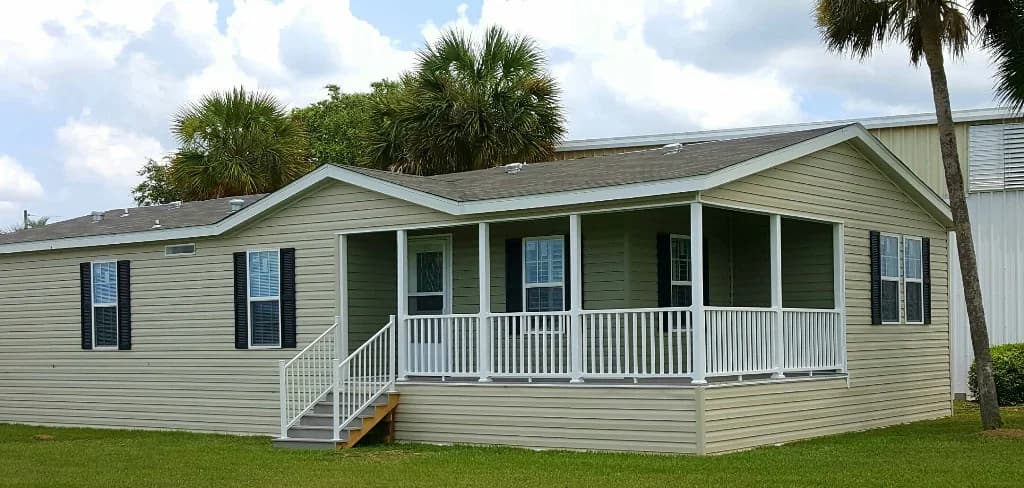 Myranda 2856 hero, elevation, and exterior home features