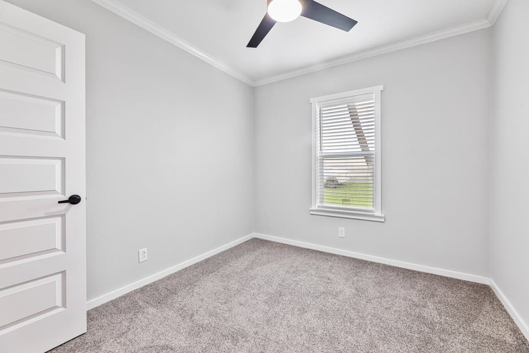 Paxton 28523a bedroom home features