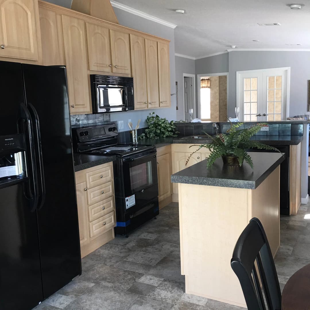 Donna 2844 kitchen and hero home features