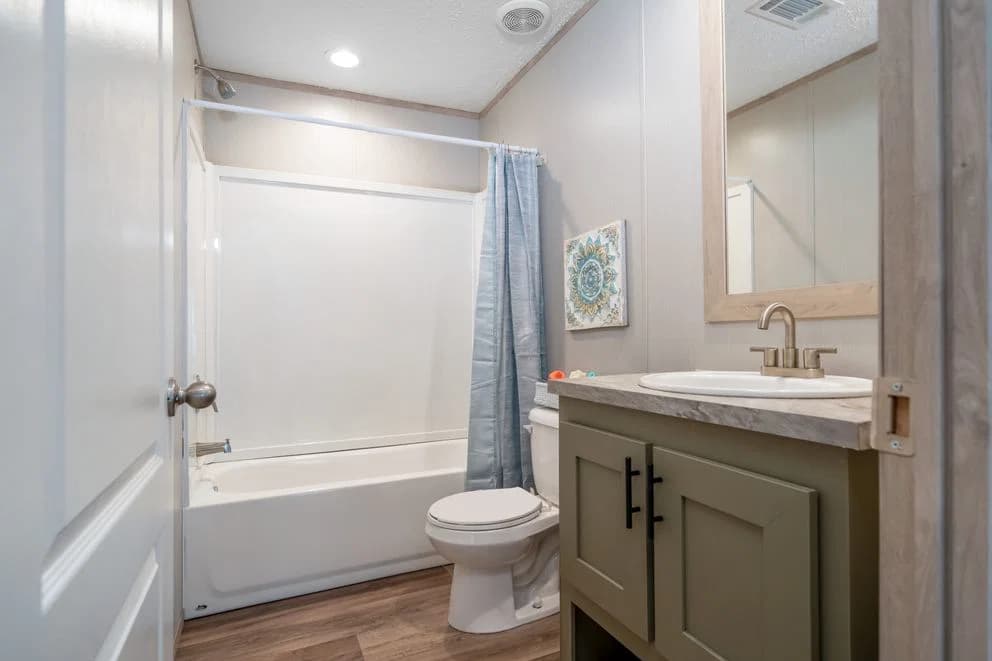 Desoto bathroom home features