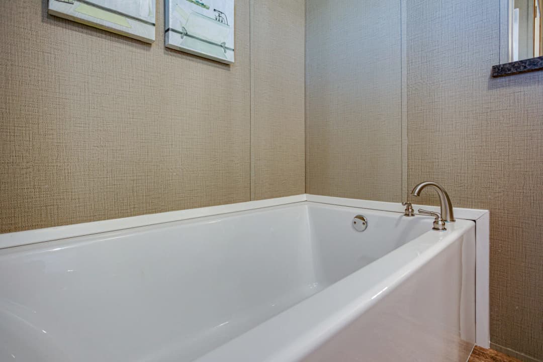 Heritage h-3256-42a bathroom home features