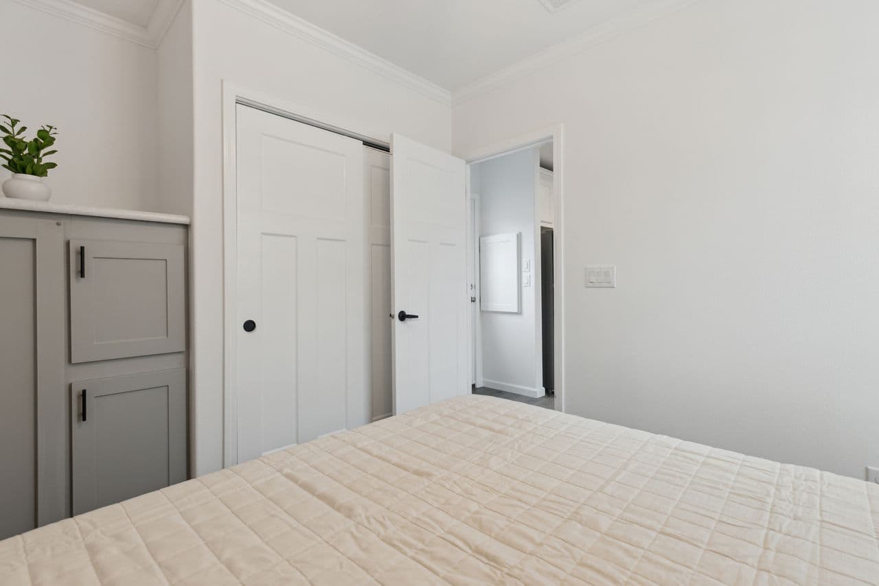 Calloway 239 bedroom home features