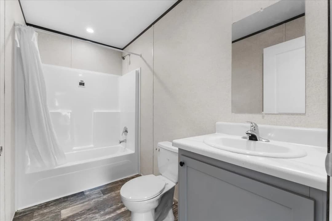 9060 sarah drive, polk city, florida 33868 (sold) interior and bathroom home features