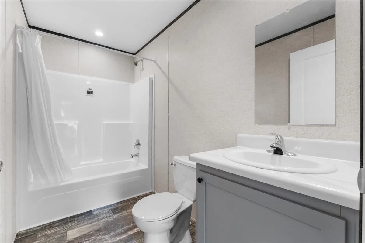 9060 sarah drive, polk city, florida 33868 (sold) interior and bathroom home features