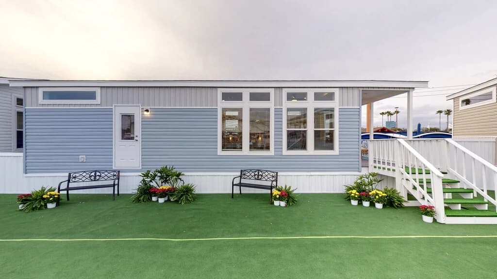 Hawk elite 13381b elevation and exterior home features