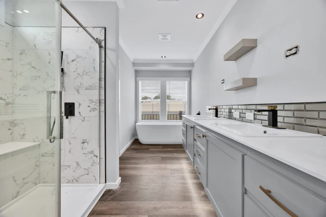 Draper 40764a bathroom home features