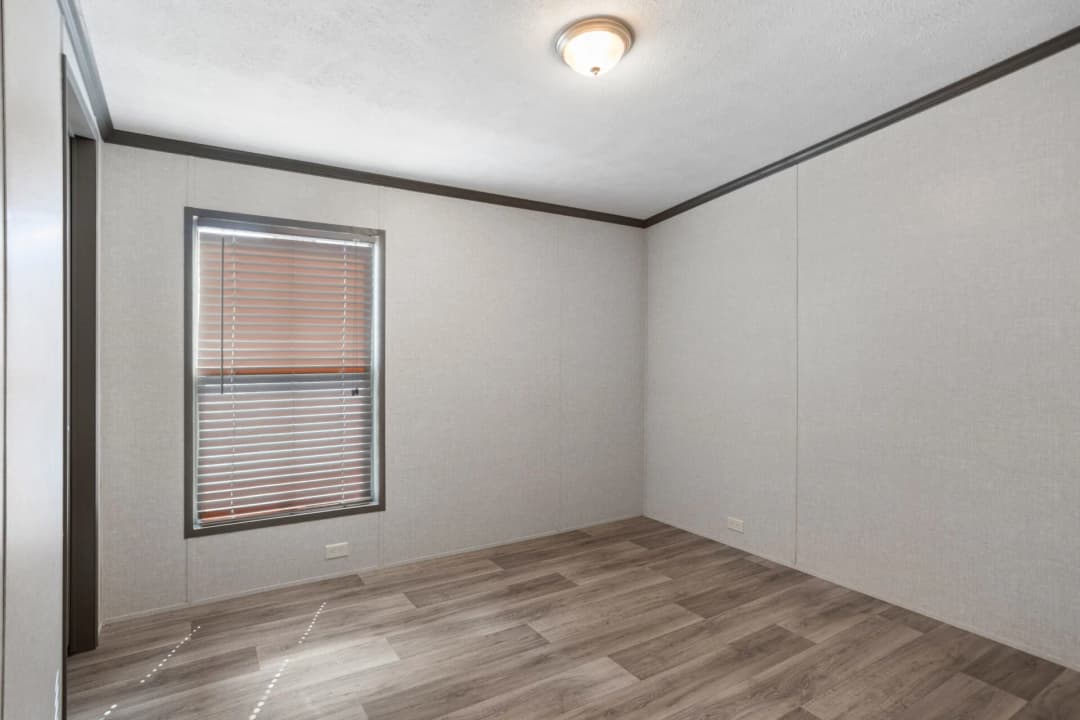 Select s-3252-32d bedroom home features