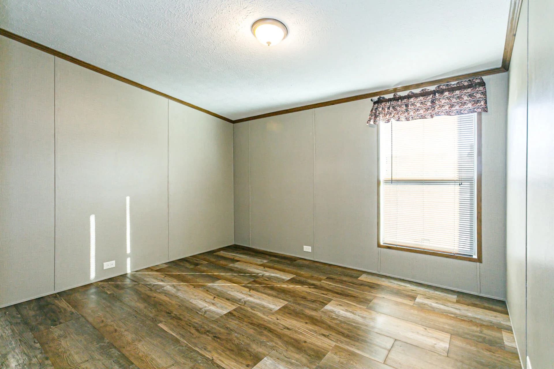 Doublewide h-3672-43a bedroom home features