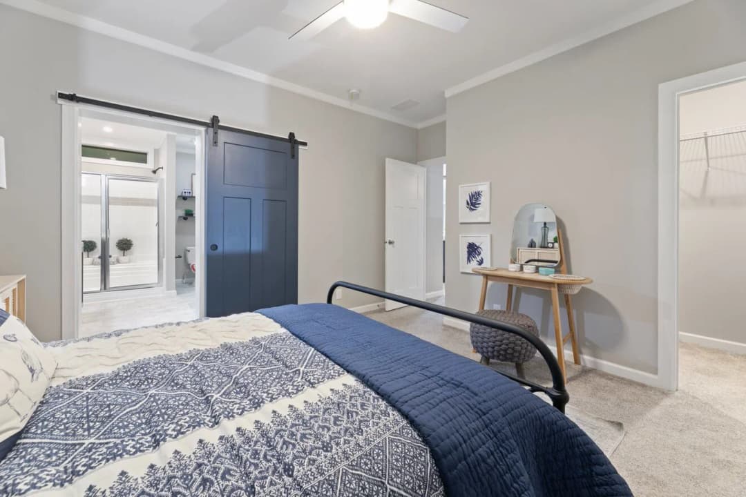 Buncic 28684b bedroom home features