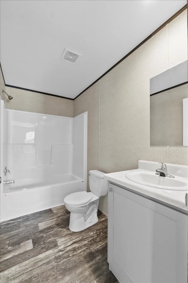 114 mark avenue, lady lake, florida 32159 (sold) 265,300 interior and bathroom home features