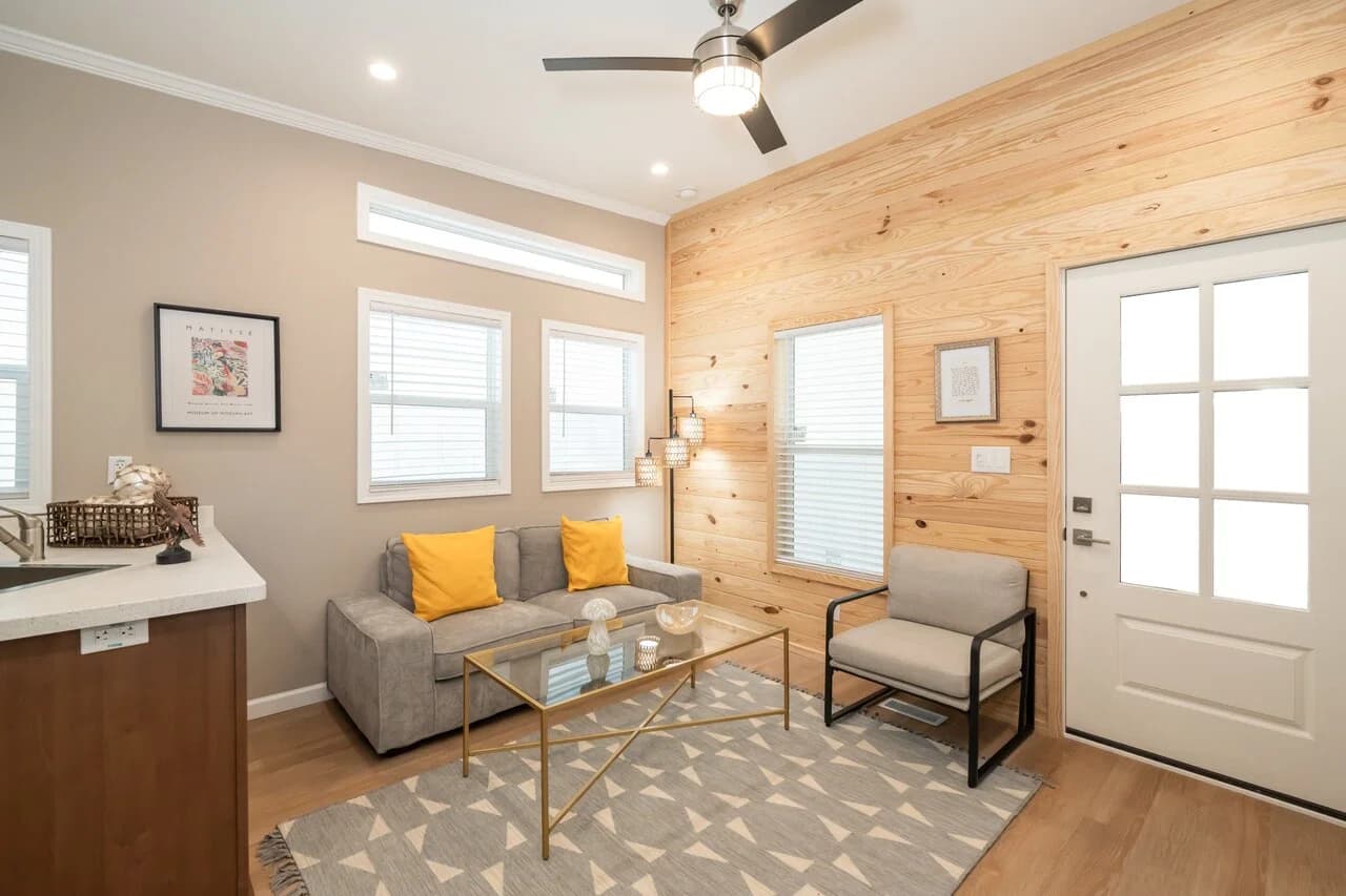 Wedge 13442s interior home features