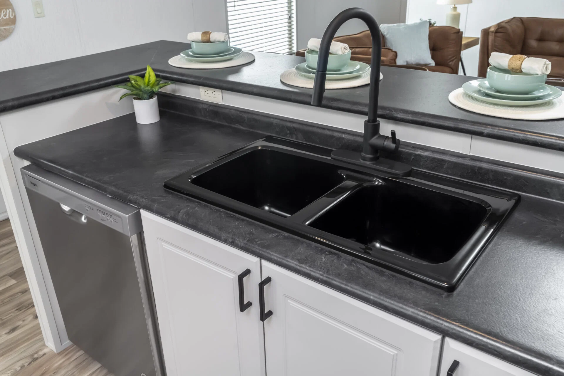 Heritage h-1660-21fka kitchen home features