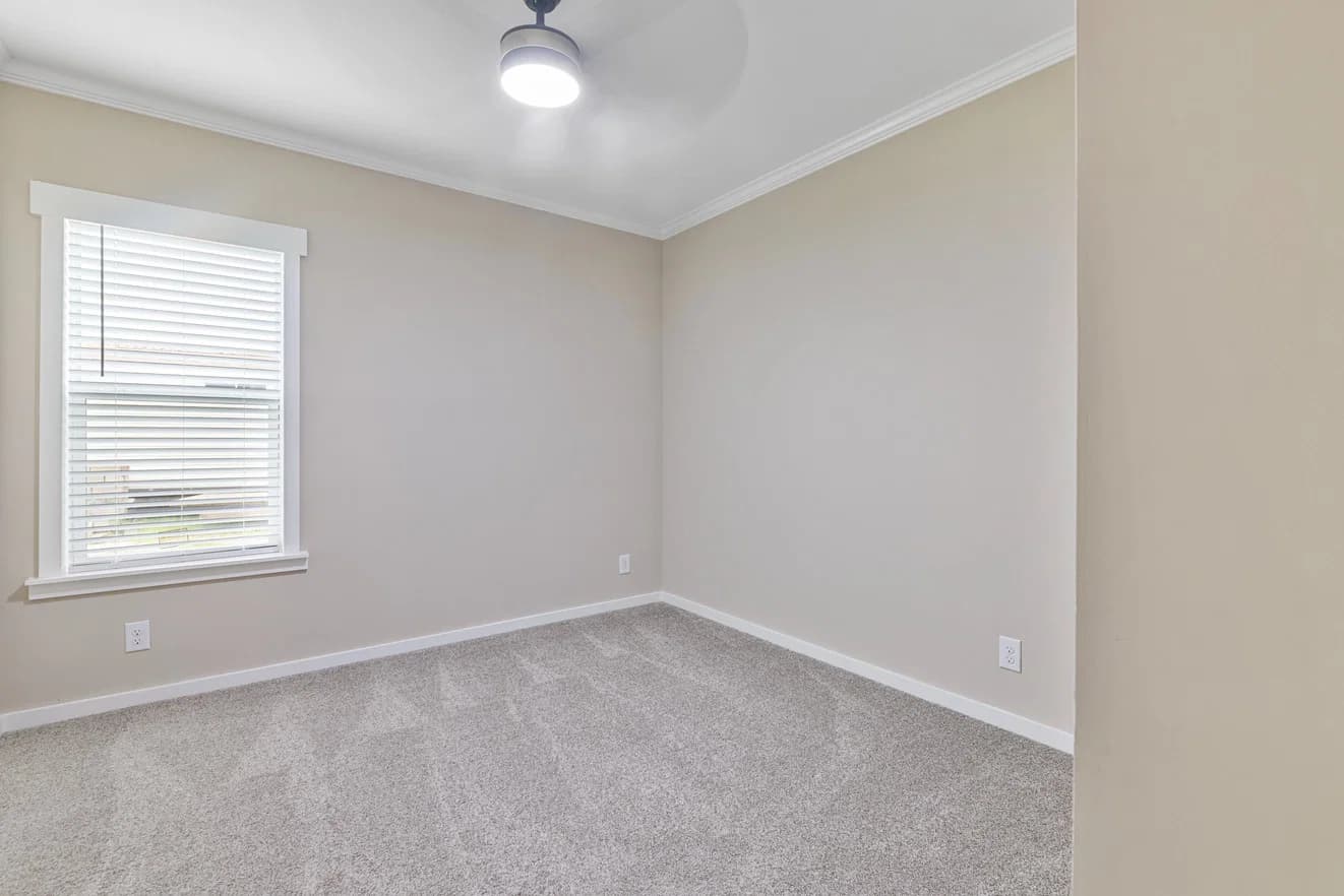 Pierce 28562a bedroom home features