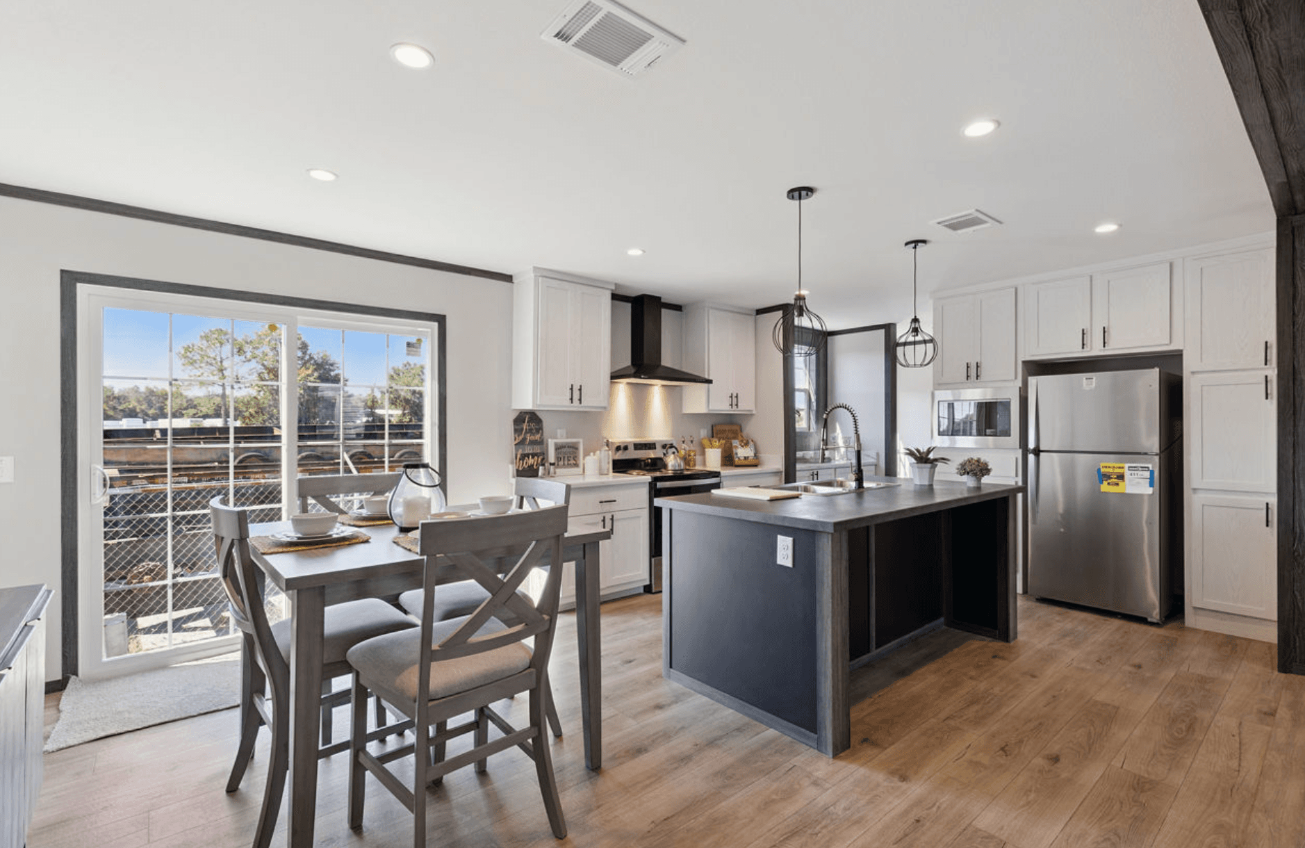 Embrace serenity 261 interior and hero home features