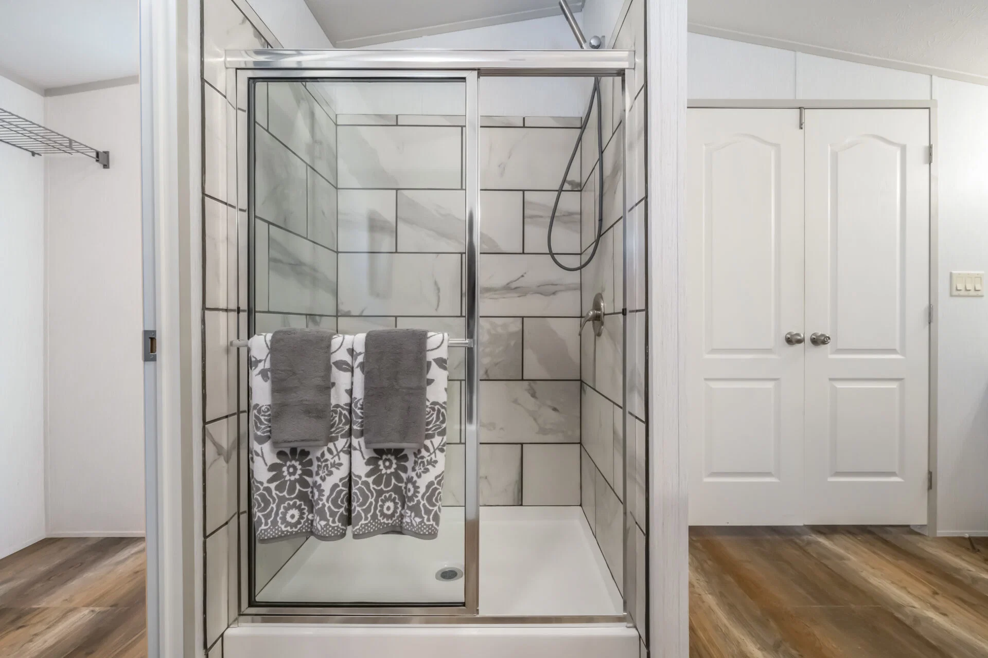 Heritage h-1880-32e bathroom home features