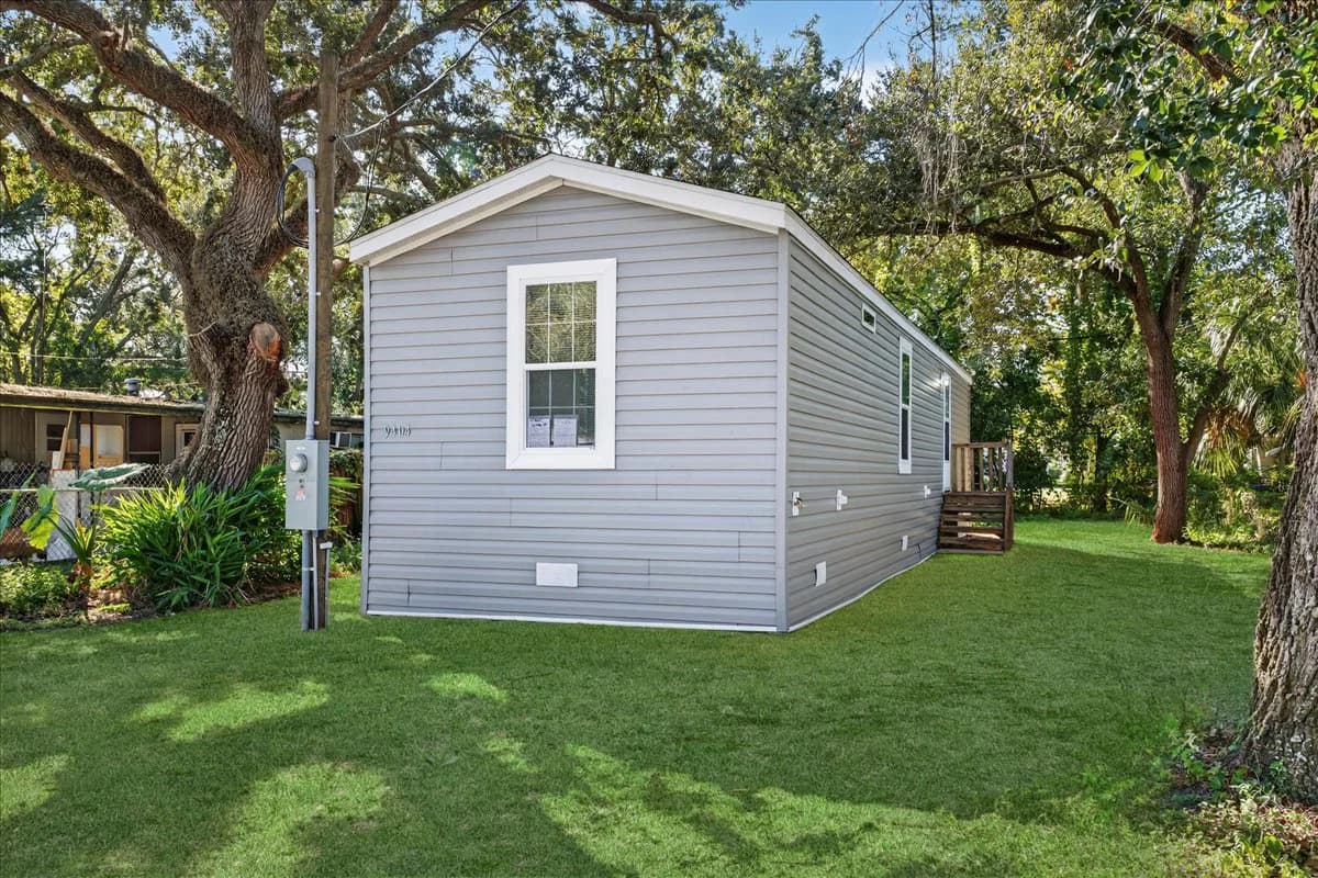 9404 loras street, new port richey, fl 34654 (sold) $149,000  home features