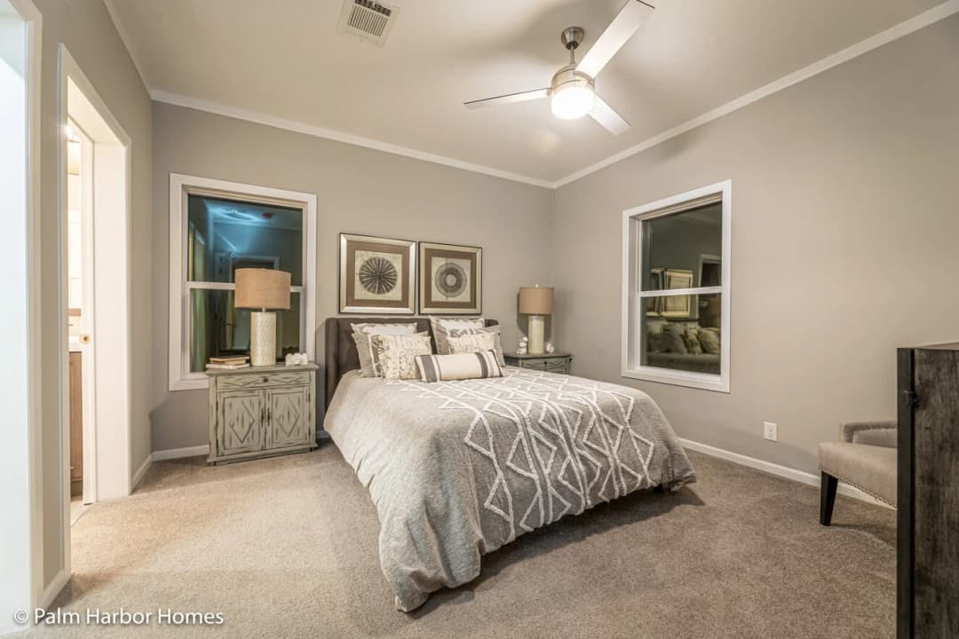 Levy 28482a bedroom home features