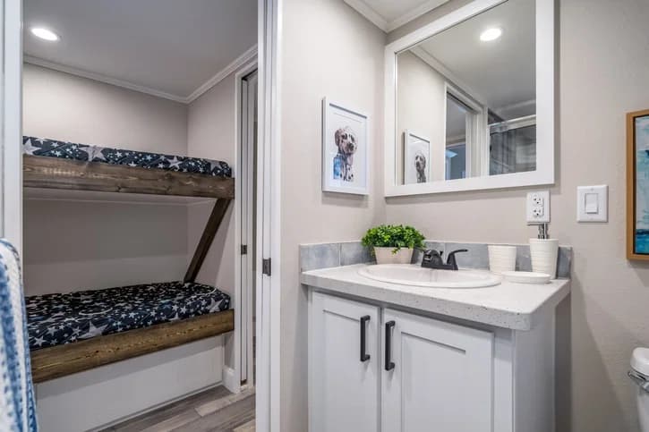 Eagle 11341a bathroom home features