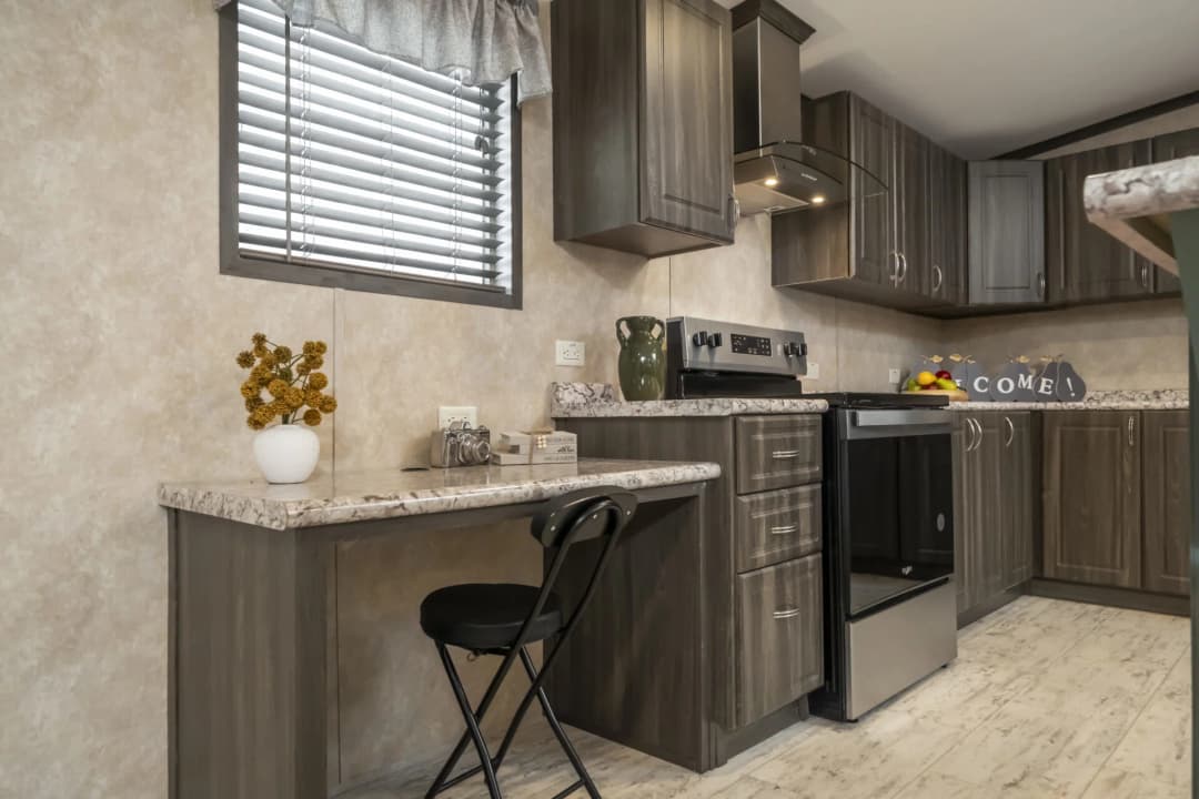 Classic c-3256-42b kitchen home features