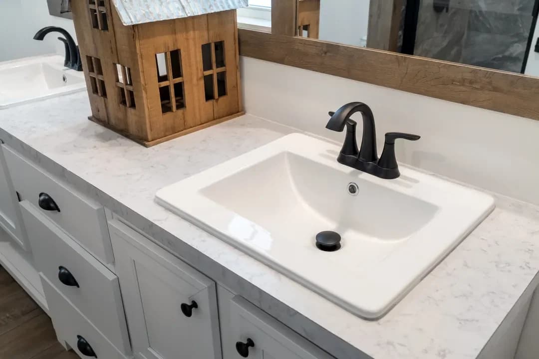The lizzie bathroom home features