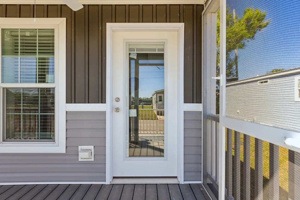 Mabson exterior home features